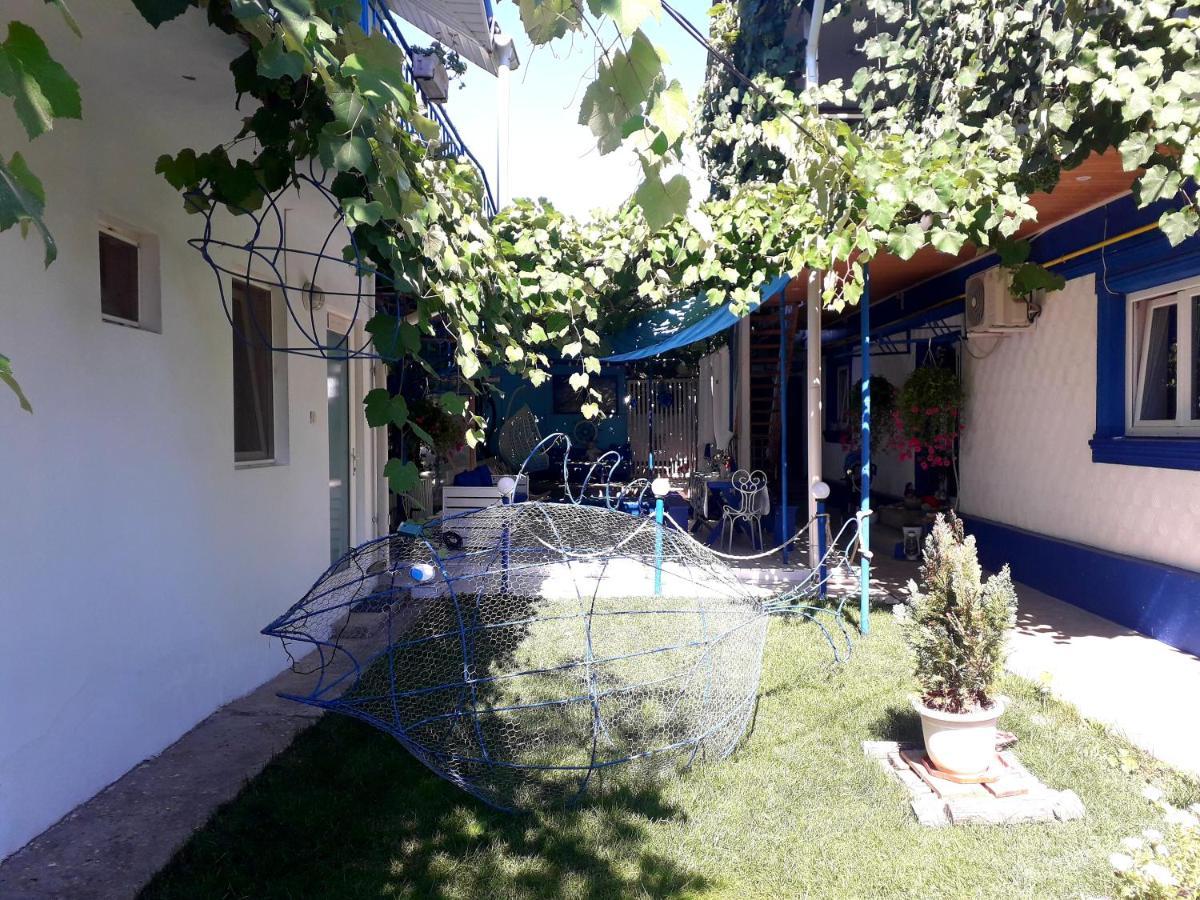 Casa Babica Guesthouse คอสติเนช ภายนอก รูปภาพ