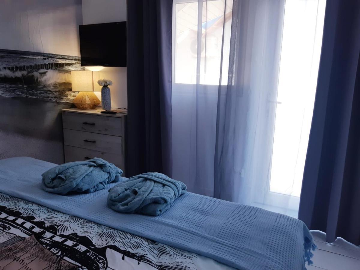 Casa Babica Guesthouse คอสติเนช ภายนอก รูปภาพ