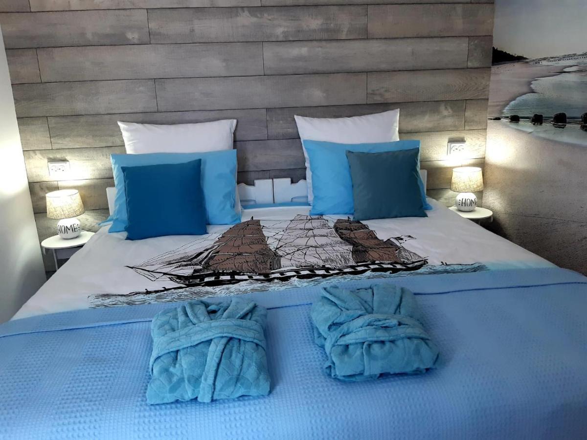 Casa Babica Guesthouse คอสติเนช ภายนอก รูปภาพ