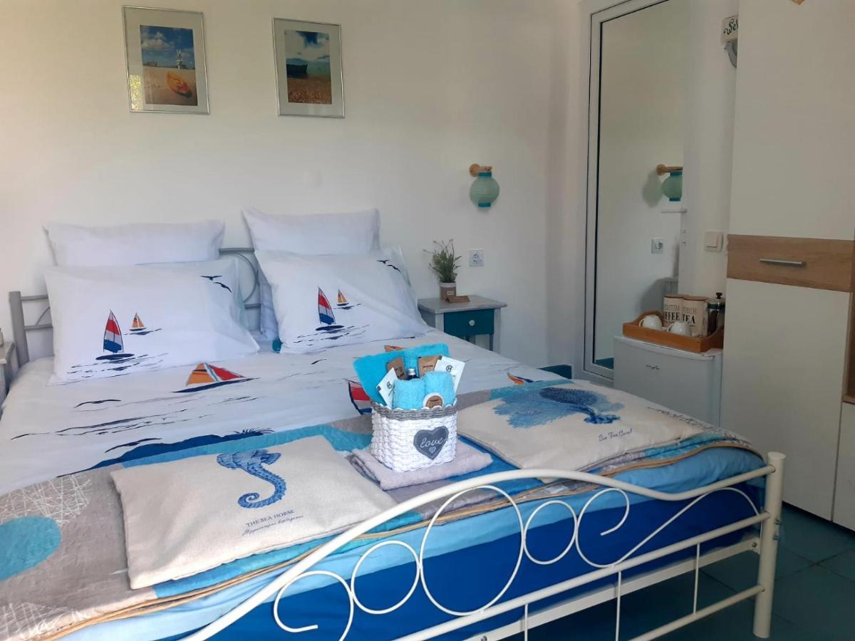 Casa Babica Guesthouse คอสติเนช ภายนอก รูปภาพ