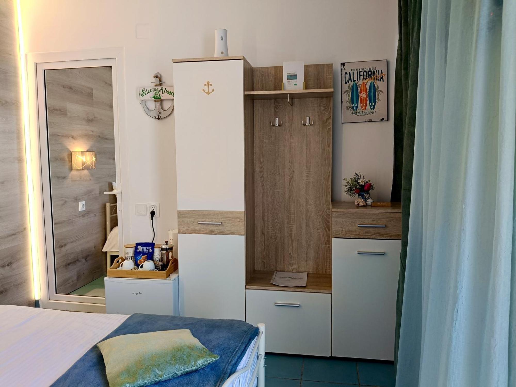 Casa Babica Guesthouse คอสติเนช ภายนอก รูปภาพ